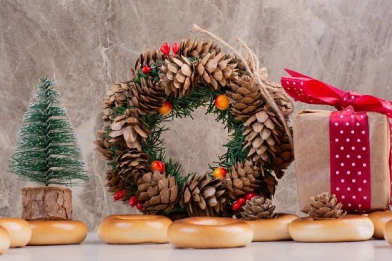 DIY For the Holidays: 6 Fun and Easy Projects for Adding Spark to Your Christmas Decorations