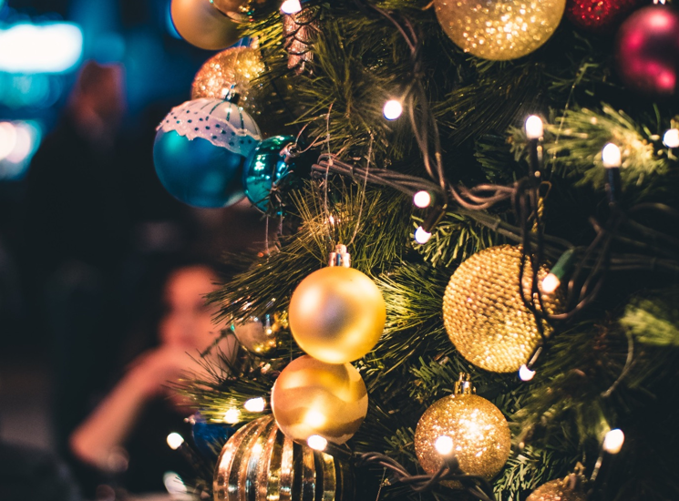The Benefits of Artificial Christmas Trees: Say Goodbye to Ghetto Decorations